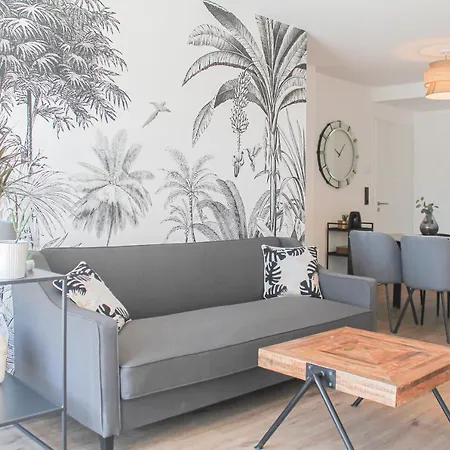 Tropical Apartment - Fuer Freunde & Familien, Stadtnah, Parkplatz, E-Ladestation, Gitterbox Fuer Fahrraeder, Fitnessstudio, Digitale Gaestemappe Mit Restaurant- Und Unternehmenstipps Koblenz  Exterior photo