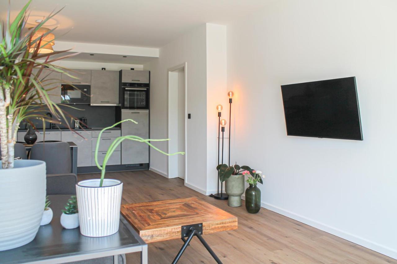Tropical - Fuer Freunde & Familien, Stadtnah, Parkplatz, E-ladestation, Gitterbox Fuer Fahrraeder, Fitnessstudio, Digitale Gaestemappe Mit Restaurant- Und Unternehmenstipps *