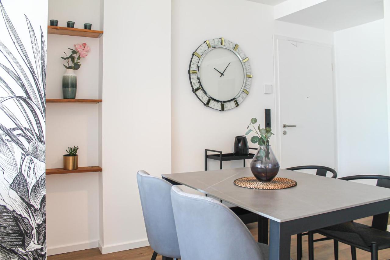 Appartement Tropical - Fuer Freunde & Familien, Stadtnah, Parkplatz, E-ladestation, Gitterbox Fuer Fahrraeder, Fitnessstudio, Digitale Gaestemappe Mit Restaurant- Und Unternehmenstipps Koblenz (Rhineland-Palatinate)
