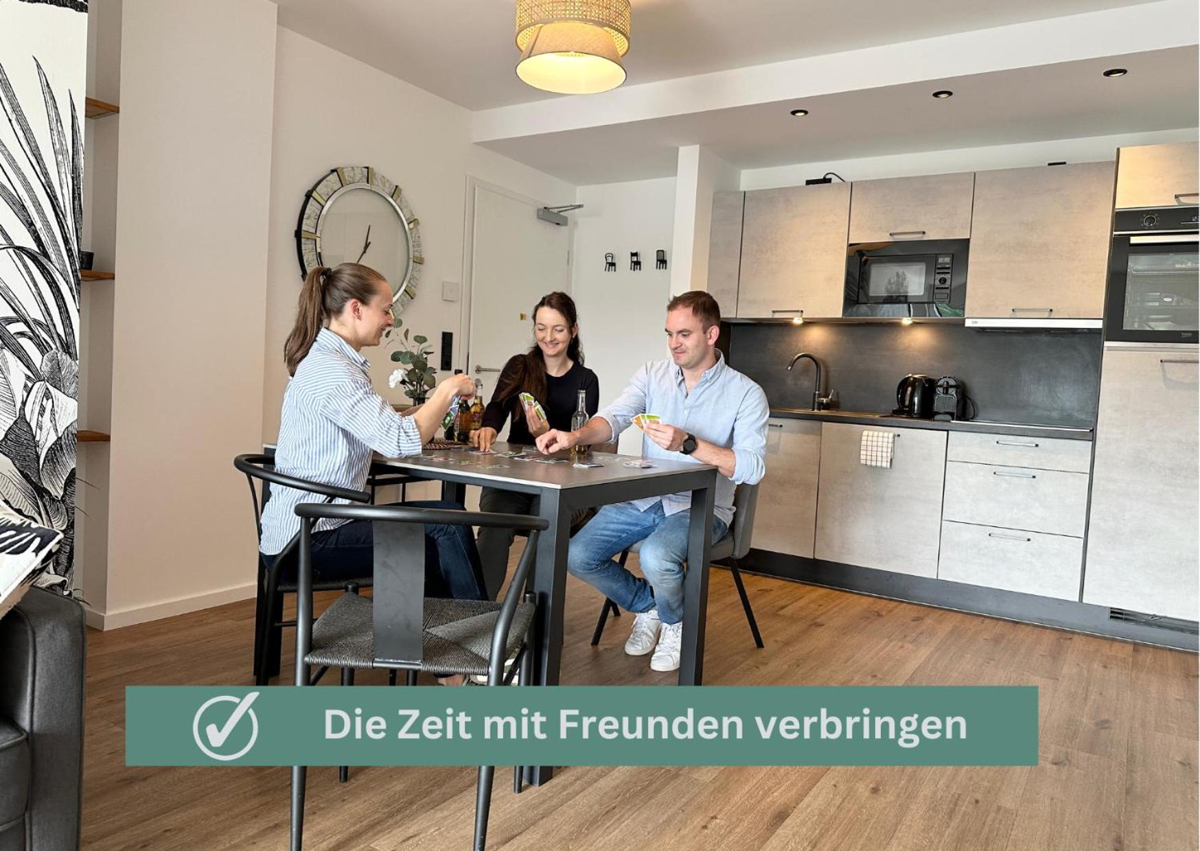 Tropical - Fuer Freunde & Familien, Stadtnah, Parkplatz, E-ladestation, Gitterbox Fuer Fahrraeder, Fitnessstudio, Digitale Gaestemappe Mit Restaurant- Und Unternehmenstipps Appartement